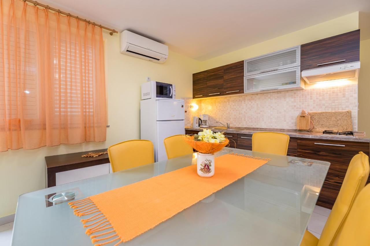 Apartments Ljubica Garden باشْكا المظهر الخارجي الصورة